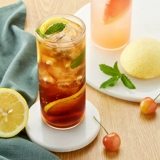 Зеленая бусинка завтрак молоко чашка стакана чашка стеклянная сетка знаменитость ins ind wind girl high -value vence of dring water cup cup cup cup