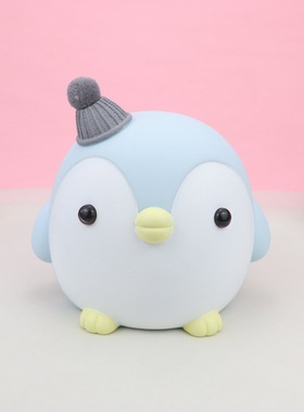 北欧可爱企鹅搪胶存钱罐摆件