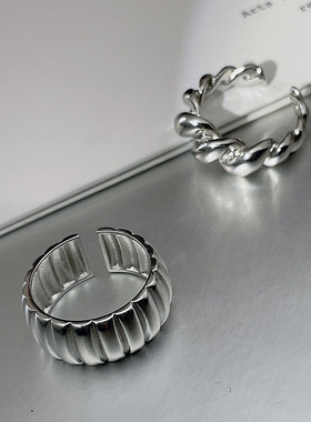 饰尚e族甜酷牛角包戒指女时尚几何竖纹开口指环ins小众设计