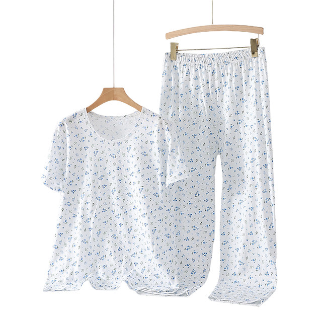 Pajama sets for middle-aged and elderly people with small profits but quick sales