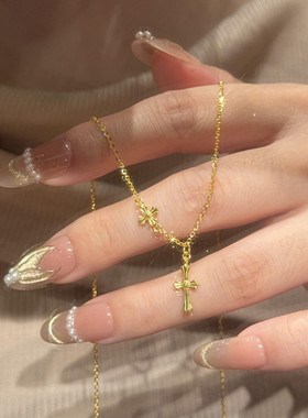 18k黄金色克罗十字架项链