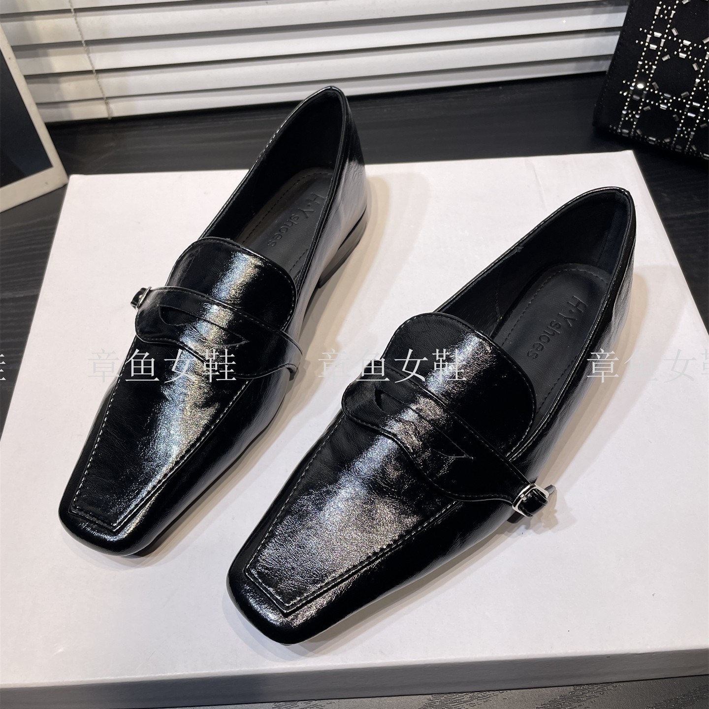 法式复古方头粗跟深口单鞋女新款小众设计感皮带扣一脚蹬乐福鞋,淘宝优惠券,粉丝福利购,淘宝优惠卷