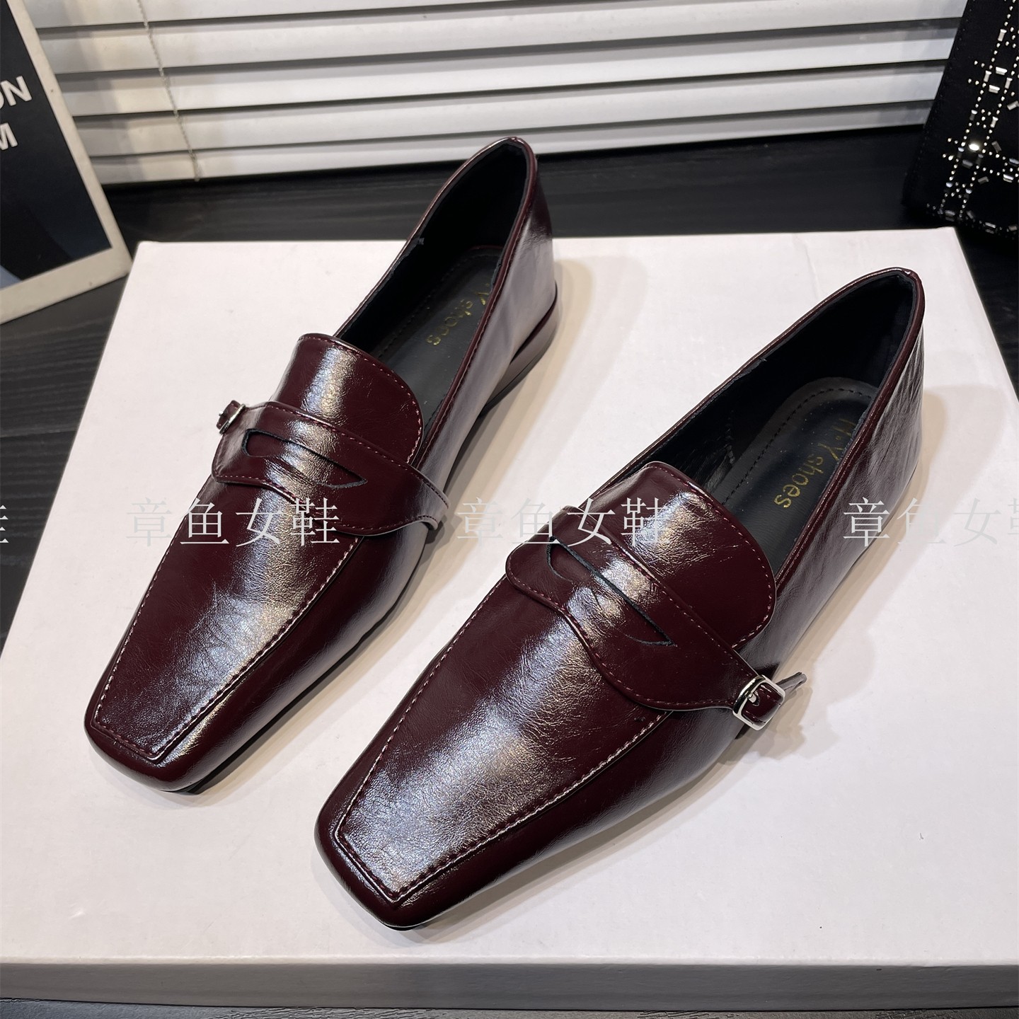 法式复古方头粗跟深口单鞋女新款小众设计感皮带扣一脚蹬乐福鞋,淘宝优惠券,粉丝福利购,淘宝优惠卷