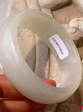 天然新疆和田玉籽料玉手镯子