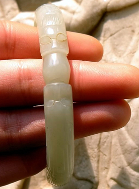 天然和田玉籽料双龙戏珠玉手镯子