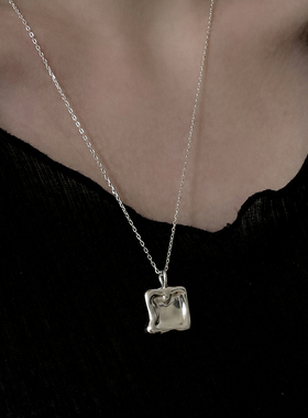 纯银小众设计款磨砂质感方牌项链