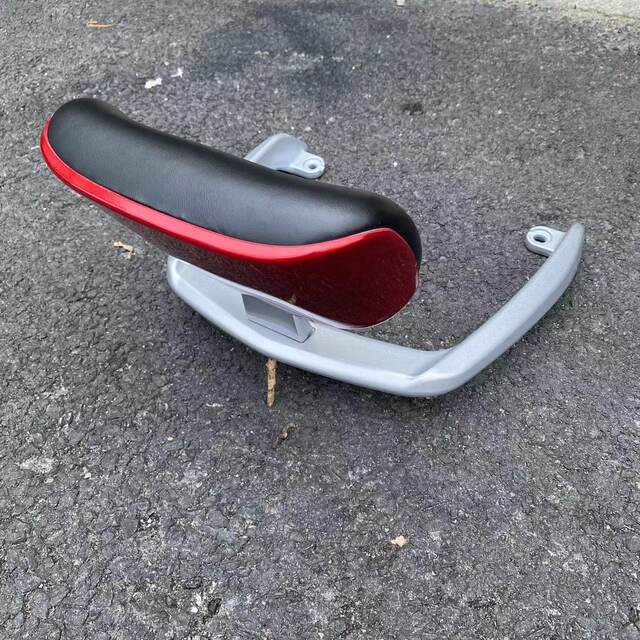 Youcheng Z8 electric vehicle rear wing bracket backrest