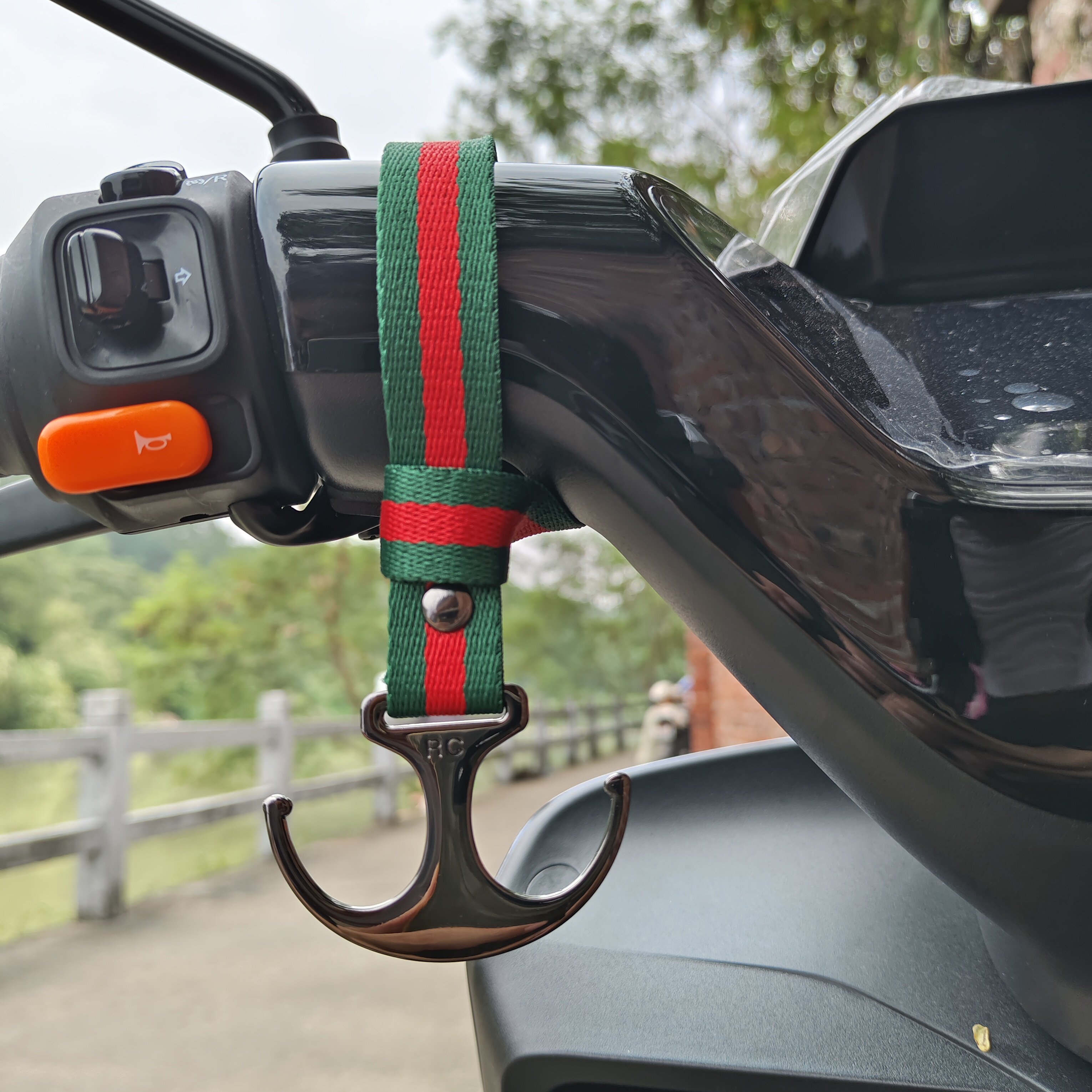 Electric vehicle hook electric car without punching extended metal hook universal bicycle motorcycle front helmet hook