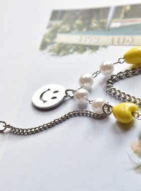 黄色笑脸吊坠项链男女同款锁骨链不对称设计无性别ins风配饰多层