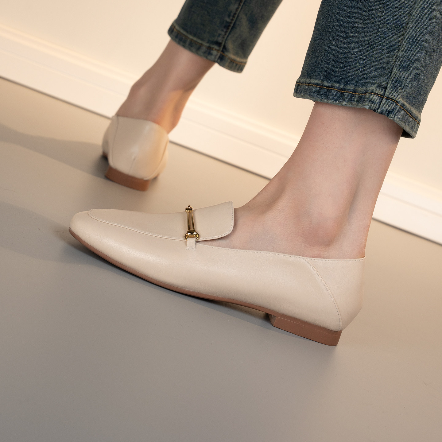 圆头简约风羊皮一脚蹬乐福鞋女平跟深口单鞋真皮软底舒适百搭平底,淘宝优惠券,粉丝福利购,淘宝优惠卷