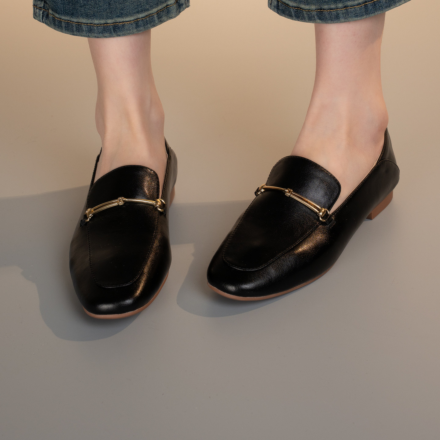 圆头简约风羊皮一脚蹬乐福鞋女平跟深口单鞋真皮软底舒适百搭平底,淘宝优惠券,粉丝福利购,淘宝优惠卷