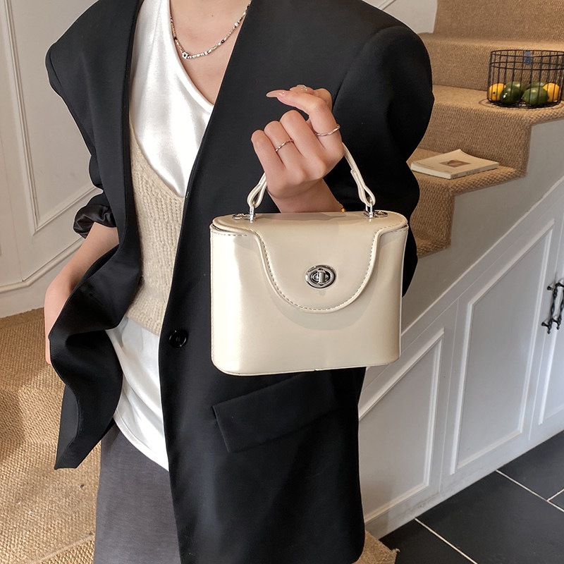 森系小众设计感盒子包包女2025新款复古立体手提包时尚单肩斜挎包,淘宝优惠券,粉丝福利购,淘宝优惠卷