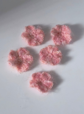 手工钩织粉色毛线珍珠花朵diy钥匙扣耳机包发饰皮筋发夹挂饰配件