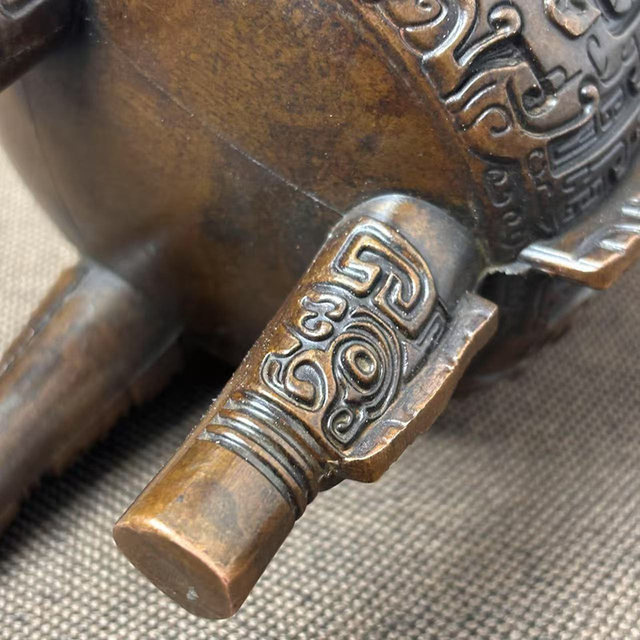 Antique antique pure copper copper three-legged round tripod gluttonous pattern copper incense burner square tripod stove incense burning ornaments home retro