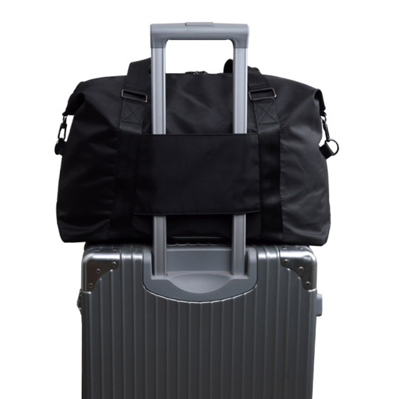 Large capacity lightweight travel bag