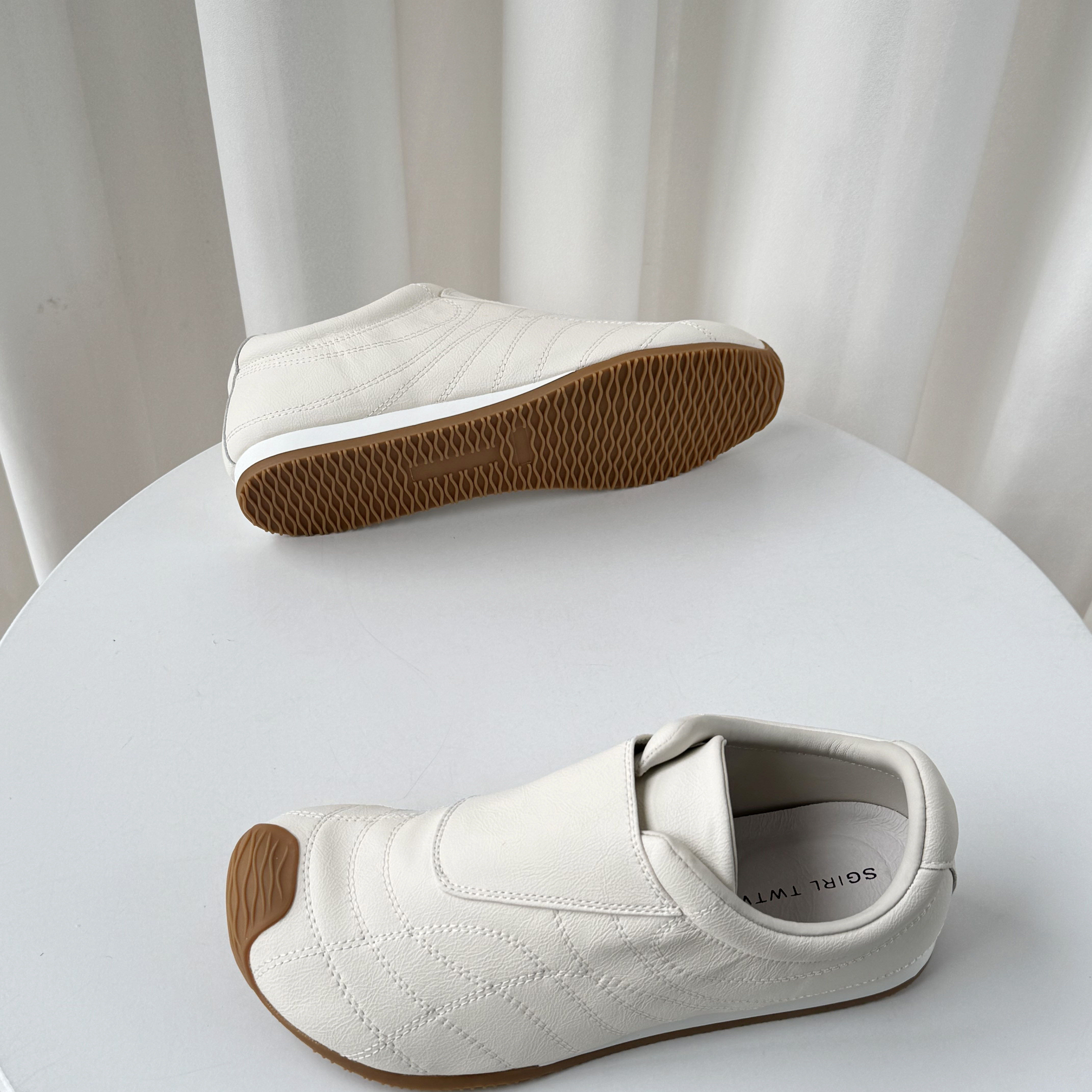 SGIRL TWTW时尚丑萌轻便阿甘德训鞋女2025平底休闲一脚蹬套脚板鞋,淘宝优惠券,粉丝福利购,淘宝优惠卷