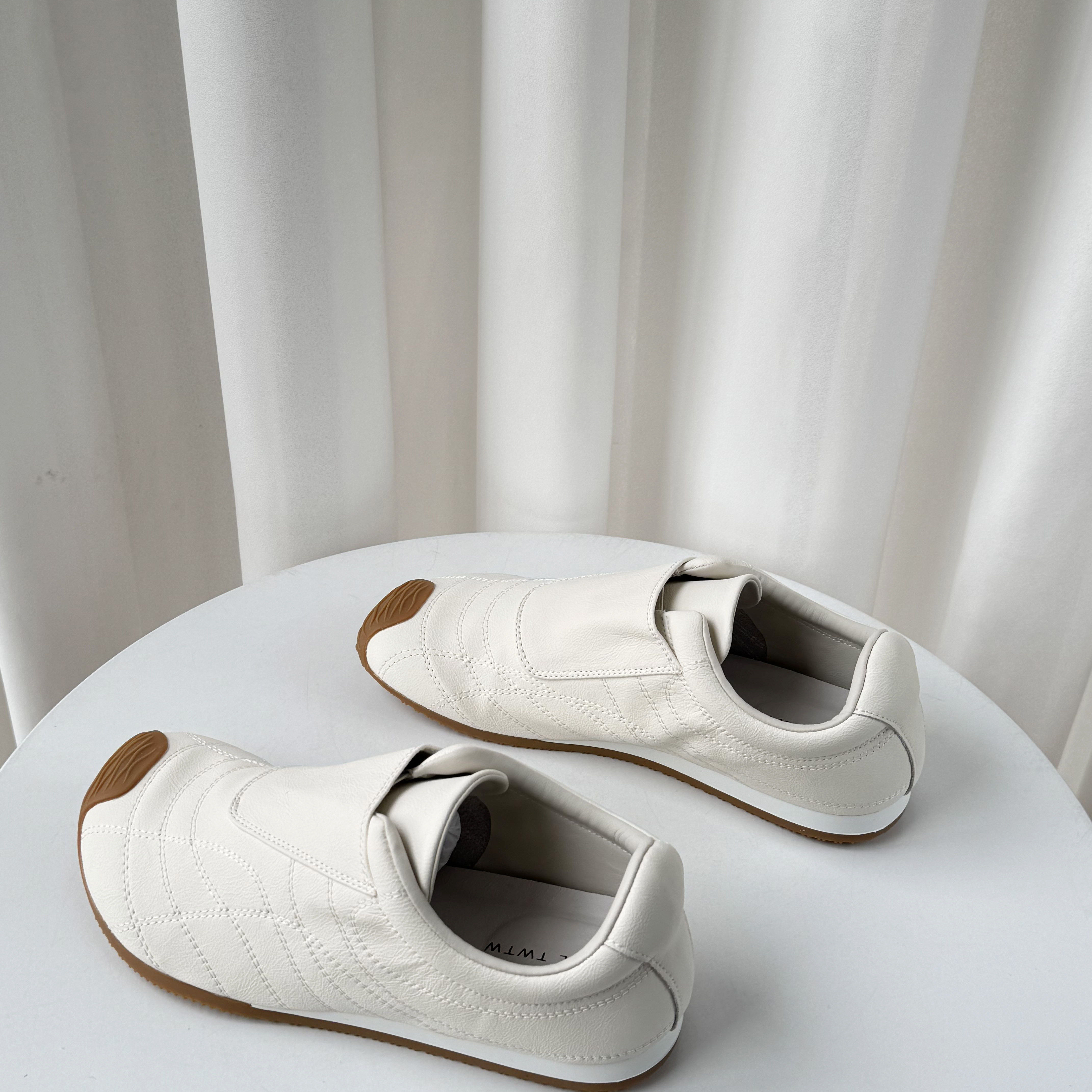 SGIRL TWTW时尚丑萌轻便阿甘德训鞋女2025平底休闲一脚蹬套脚板鞋,淘宝优惠券,粉丝福利购,淘宝优惠卷