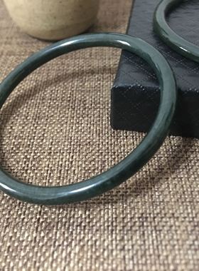 天然和田玉新疆细条女叮当手镯