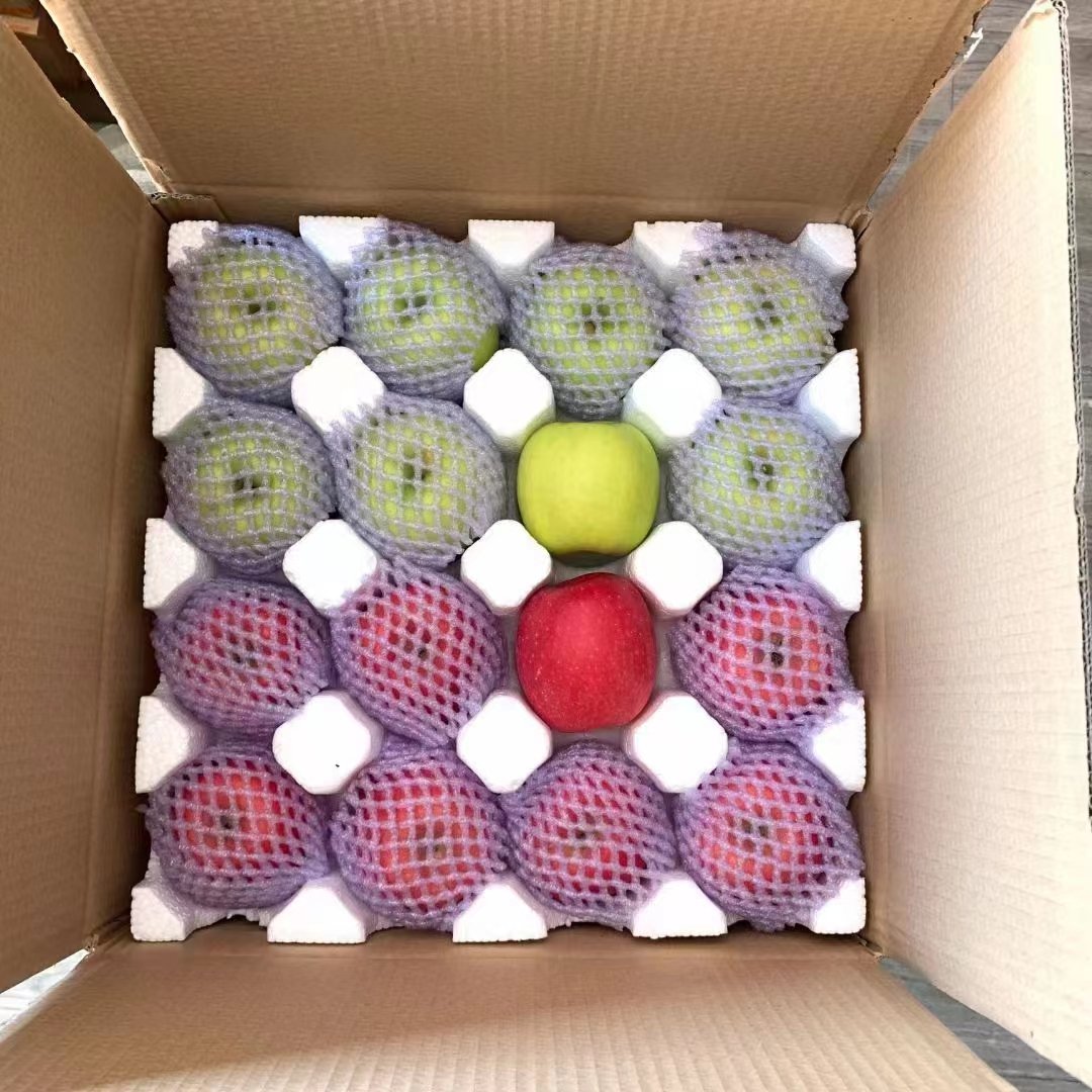 Ruixue Shaanxi Crisp Sweet Ruiyang Ruixiang Red Green Apple