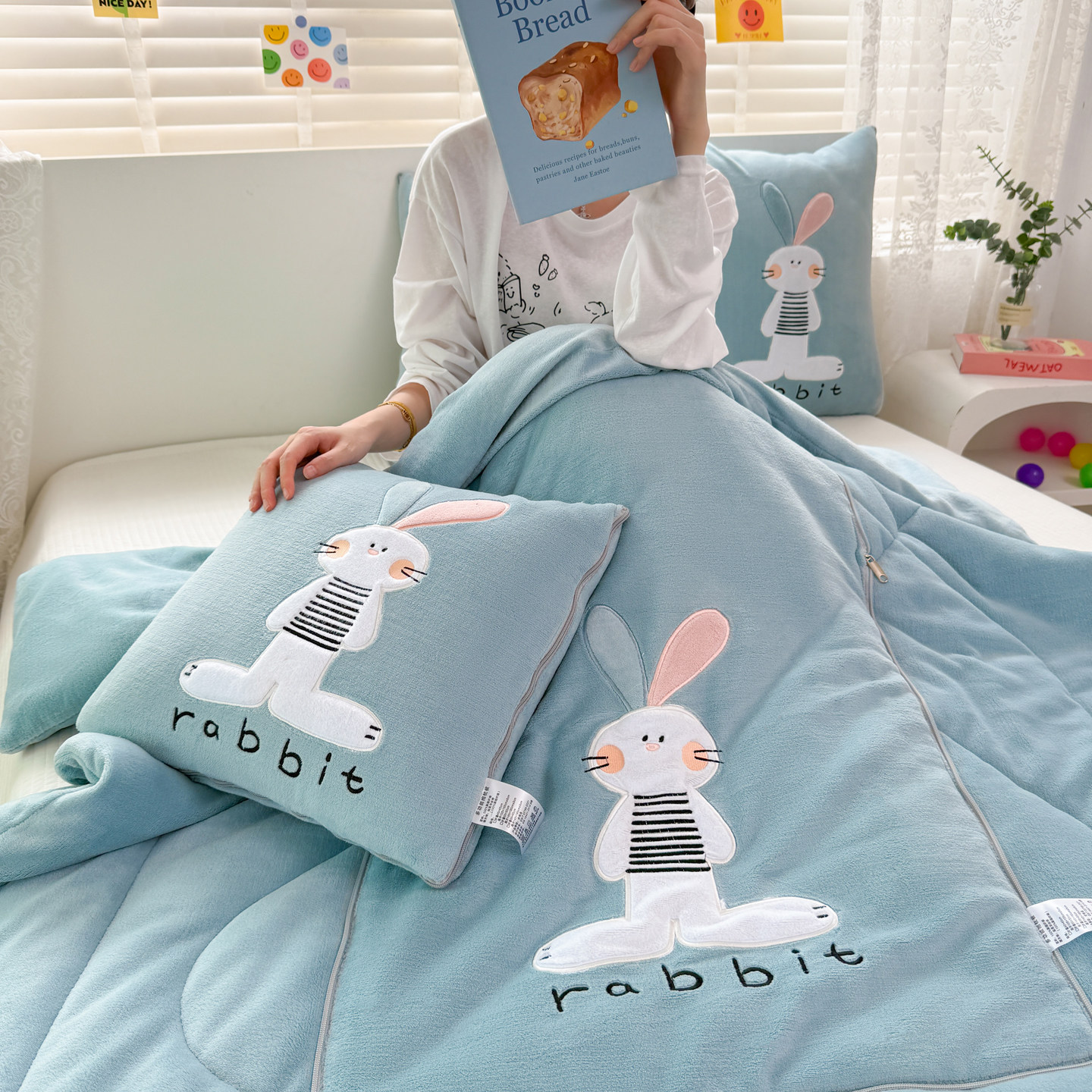 小兔子抱枕被两用加厚牛奶绒车载靠垫办公室学校沙发午睡折叠毛毯,淘宝优惠券,粉丝福利购,淘宝优惠卷