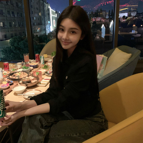 韩雨嘉黑色百搭小翻领牛仔服女秋复古气质设计感宽松显瘦短款外套 - 图3