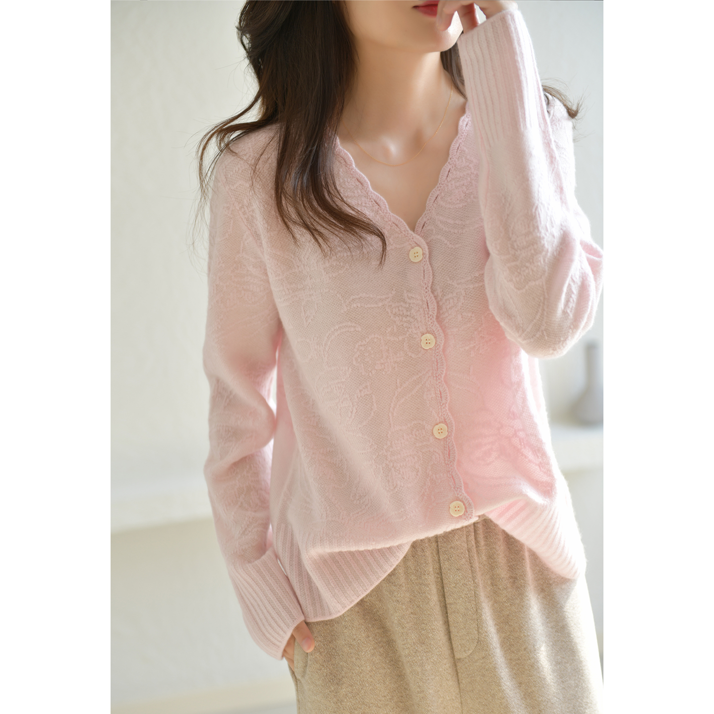 GESGOO慵懒甜美v领长袖针织衫上衣女秋冬2025新款软糯羊绒衫粉色 - 图2