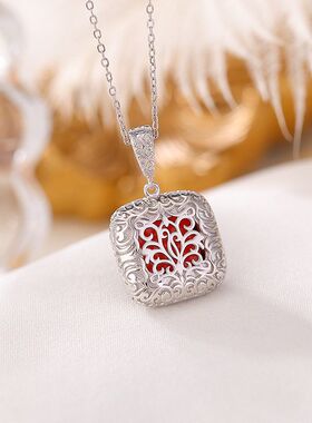 S925纯银血珀唐草纹方形几何典雅时尚气质简约高级活扣吊坠