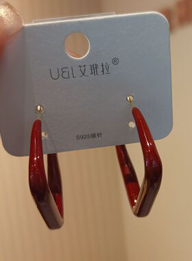 时尚红色方形圈圈耳环适合圆脸