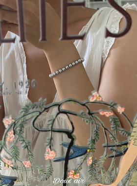 银灰色施家珍珠手链简约