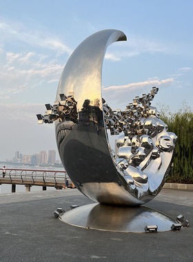 不锈钢月亮雕塑鱼群铁艺