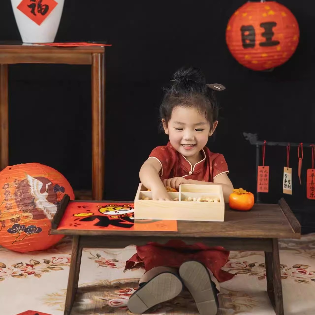 红色女童盘扣旗袍摄影服装薄款艺术新中式小女孩古风民国风连衣裙 - 图3