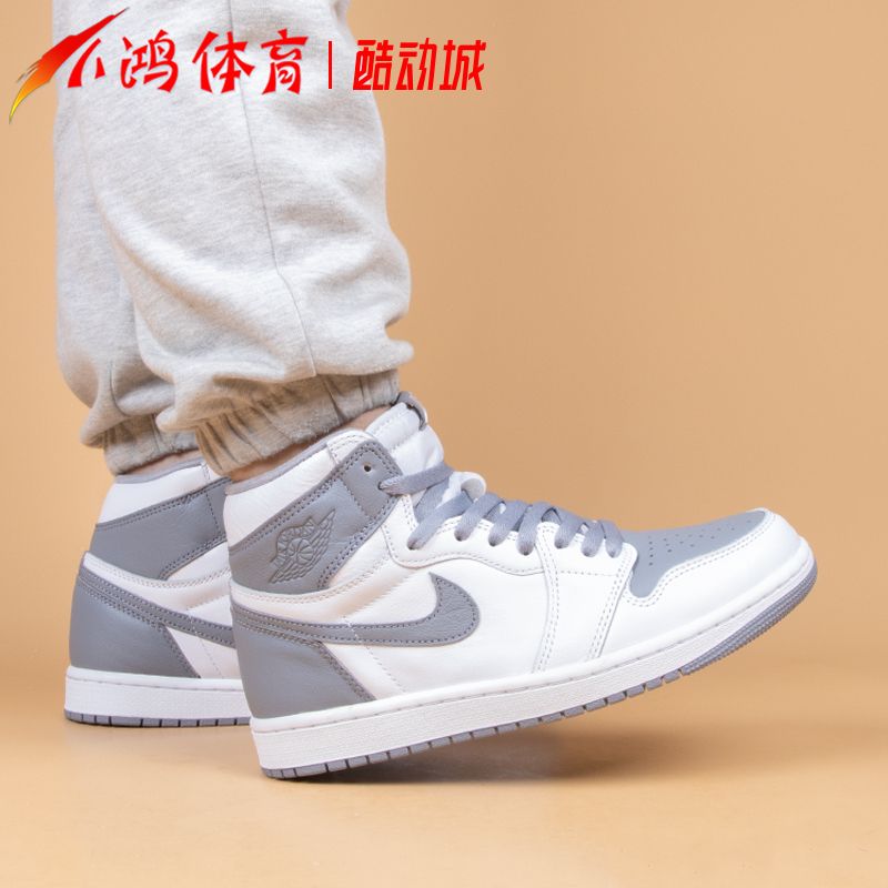 小鸿体育Air Jordan 1 AJ1白灰山羊高帮复古篮球鞋555088-037-图0