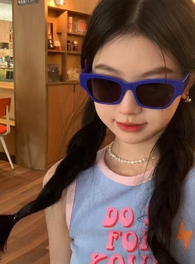 简约时尚玫红色墨镜女时尚小方框夏日网红度假防晒太阳眼镜街拍潮