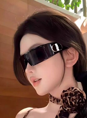时尚发箍墨镜辣妹潮流街拍