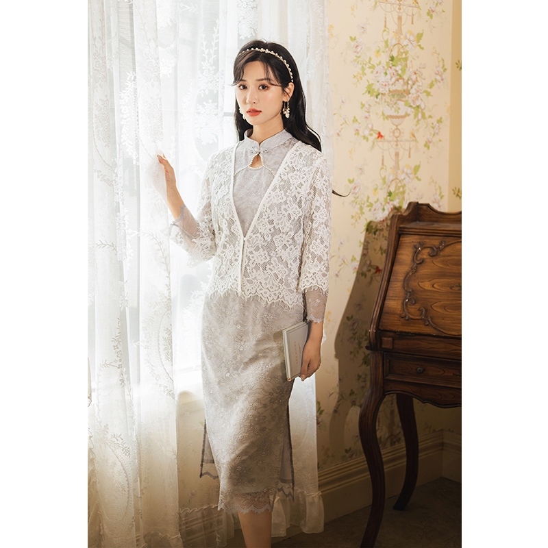 Spring retro lace cheongsam, city style, with embroidery, long sleeve Spring retro lace cheongsam, city style, with embroidery, long sleeve