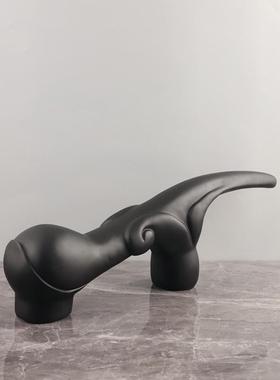 现代轻奢抽象树脂长鼻兽艺术装饰摆件玄关书房酒店电视柜家居饰品