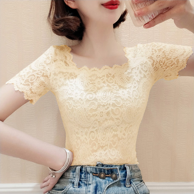 ຜູ້ຍິງແລະບາງ tops ແຫນ້ນ feminine ແລະບາງ