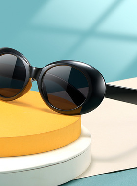 儿童时尚潮流个性街拍白