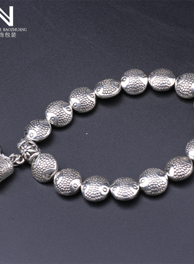 红玛瑙生日饰品送礼物貔貅手串