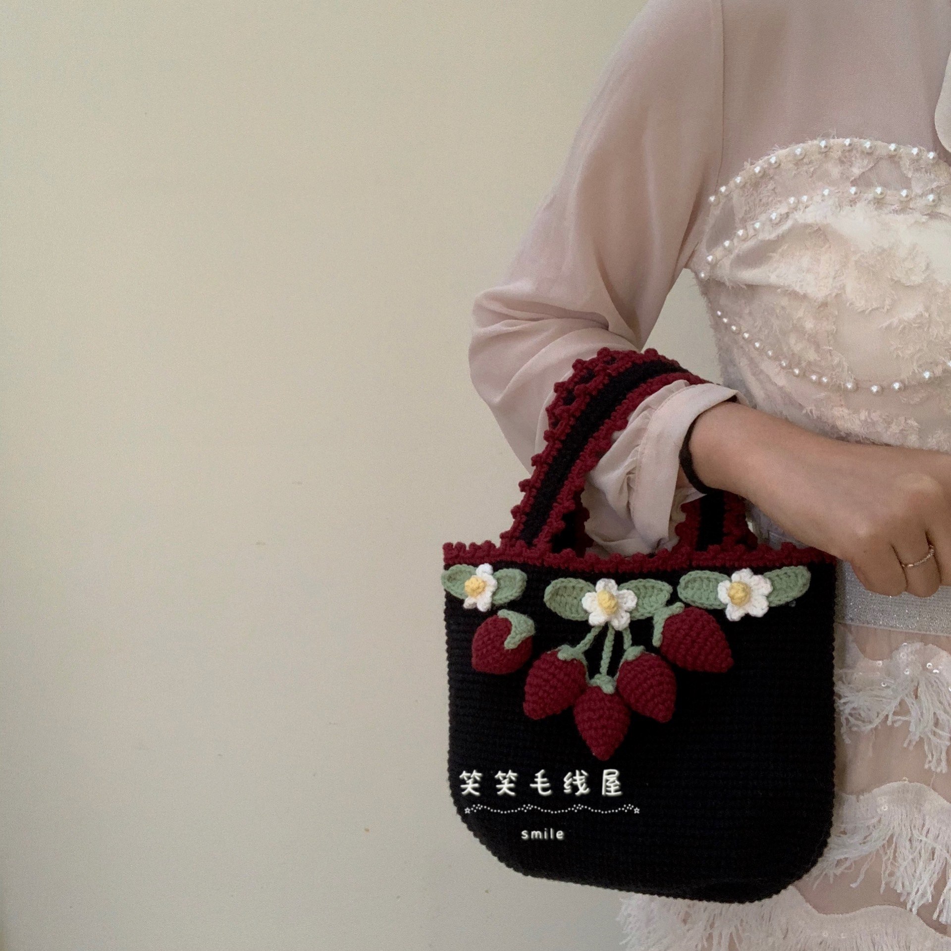 草莓庄园包 泫雅nana同款 手工DIY毛线钩编织花朵卡通手提材料包,淘宝优惠券,粉丝福利购,淘宝优惠卷