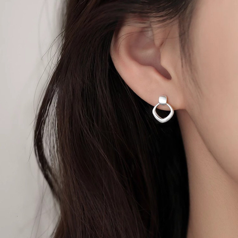 2026新款简约银耳环925纯银针菱形拉丝耳钉日常通勤镂空百搭耳饰,淘宝优惠券,粉丝福利购,淘宝优惠卷