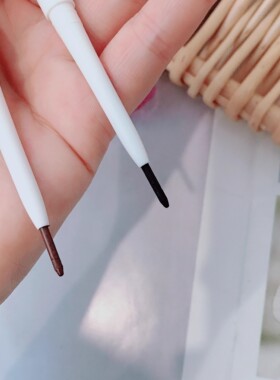 一笔勾勒 迷人大眼~VaaKav玩味色彩眼线胶笔自然易干防水汗眼线笔