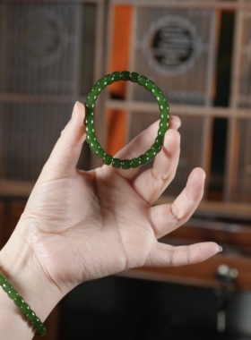 草木蔓发，仅两条高性价比。俄碧玉阳绿直切7乘6手链串女无黑点