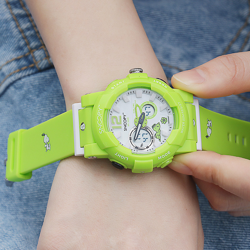 史努比男女孩高中生防水电子表 snoopy手表国产腕表