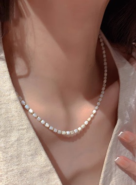 手工法式慵懒天然白贝母项链女夏天轻奢小众设计高级感叠戴锁骨链