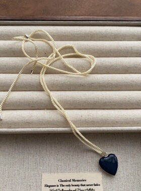 极简轻奢精致时尚爱心项链女复古小众设计高级感气质锁骨链配饰品