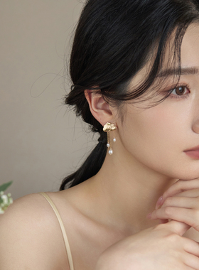 junjun温柔云朵珍珠耳钉