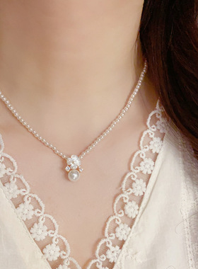 2025新款气质时尚温柔百搭花朵珍珠吊坠项链轻奢个性设计感锁骨链