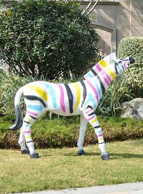户外大型仿真玻璃钢彩绘斑马雕塑园林景观小区售楼部草坪动物摆件