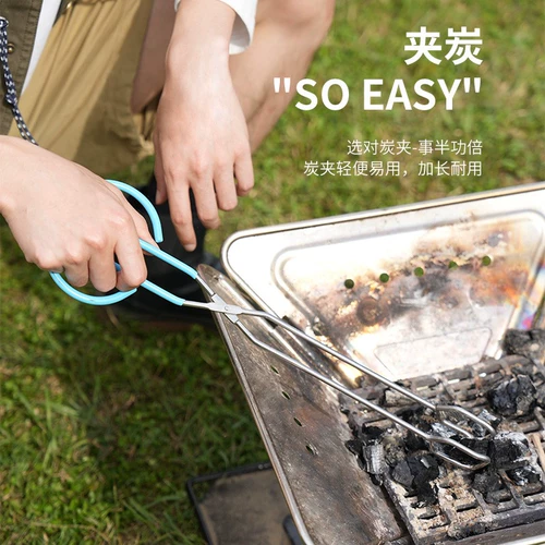 Примитивные углеродные щипцы для барбекю, выставленные лагеря, кемпинговое оборудование и припасы, расширенные дровяные дрова.